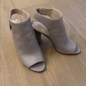 Via Spiga Women's taupe Peep-Toe Heels